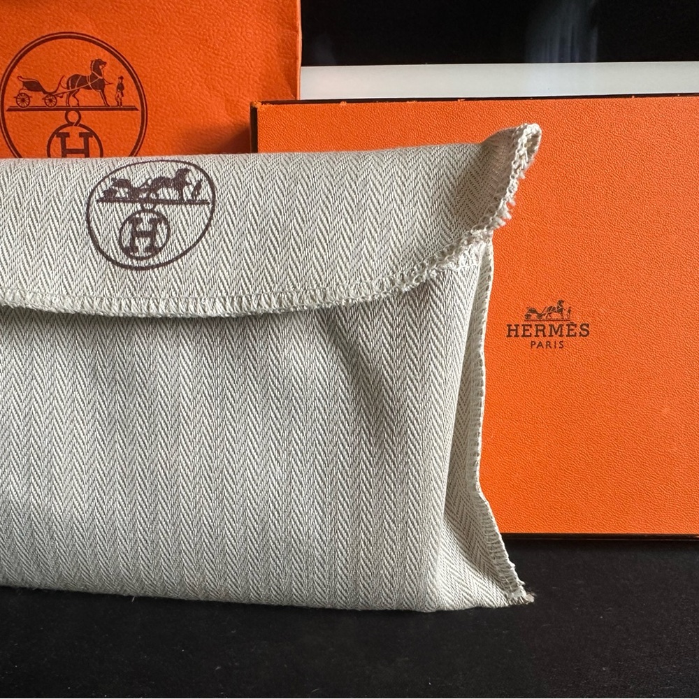 Hermès Constance wallet in Black Epsom leather with Silver hardware